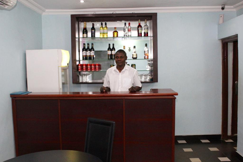 Bluespring Hotel Maryland Ngoại thất bức ảnh