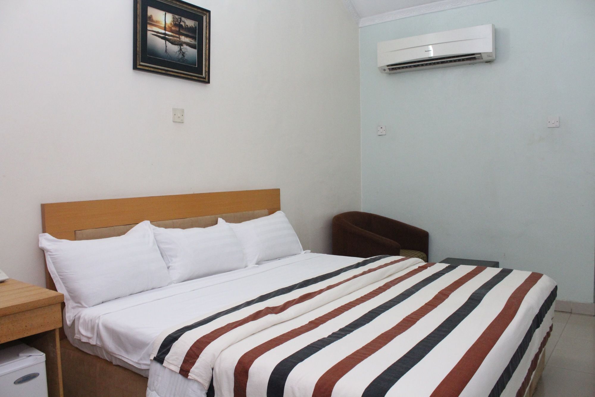 Bluespring Hotel Maryland Ngoại thất bức ảnh