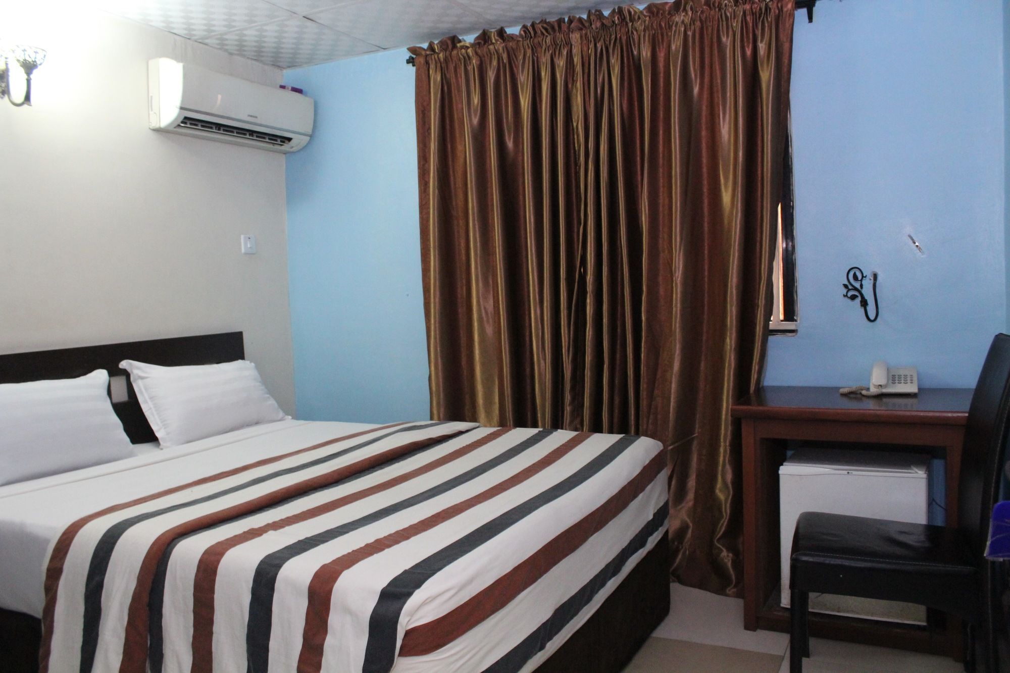 Bluespring Hotel Maryland Ngoại thất bức ảnh