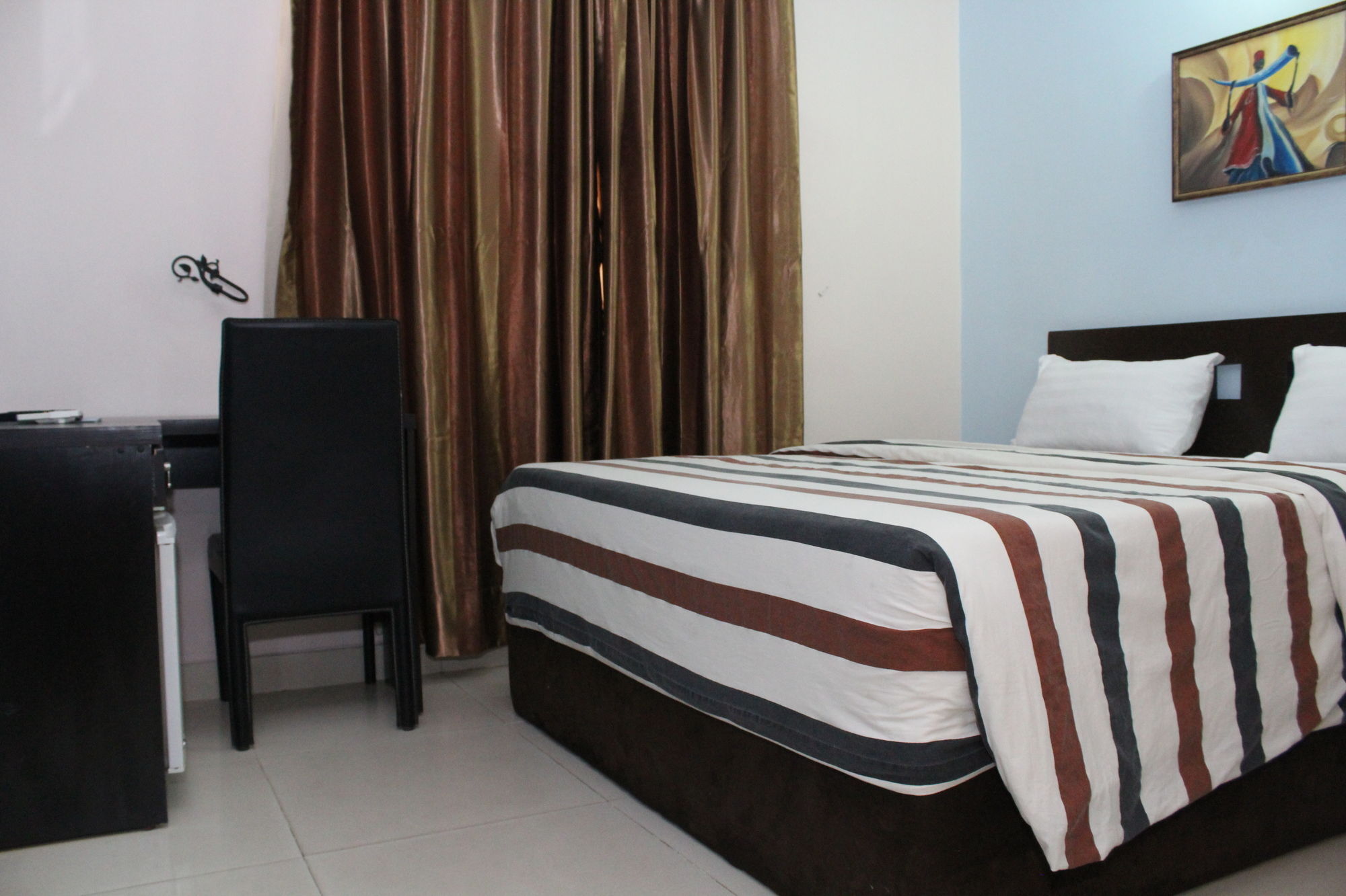Bluespring Hotel Maryland Ngoại thất bức ảnh