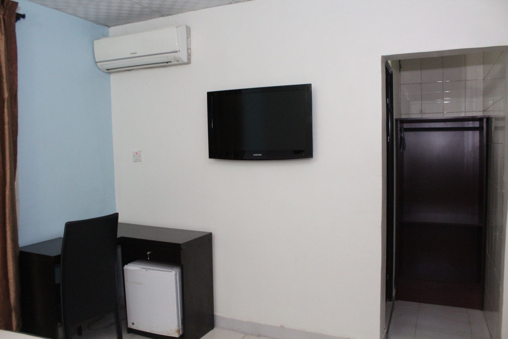 Bluespring Hotel Maryland Ngoại thất bức ảnh