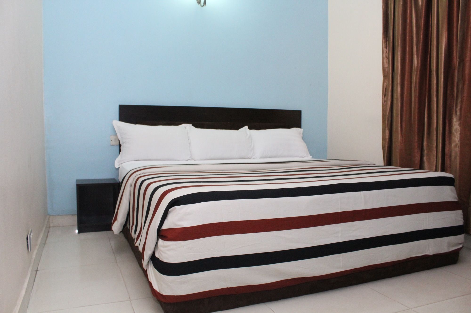 Bluespring Hotel Maryland Ngoại thất bức ảnh