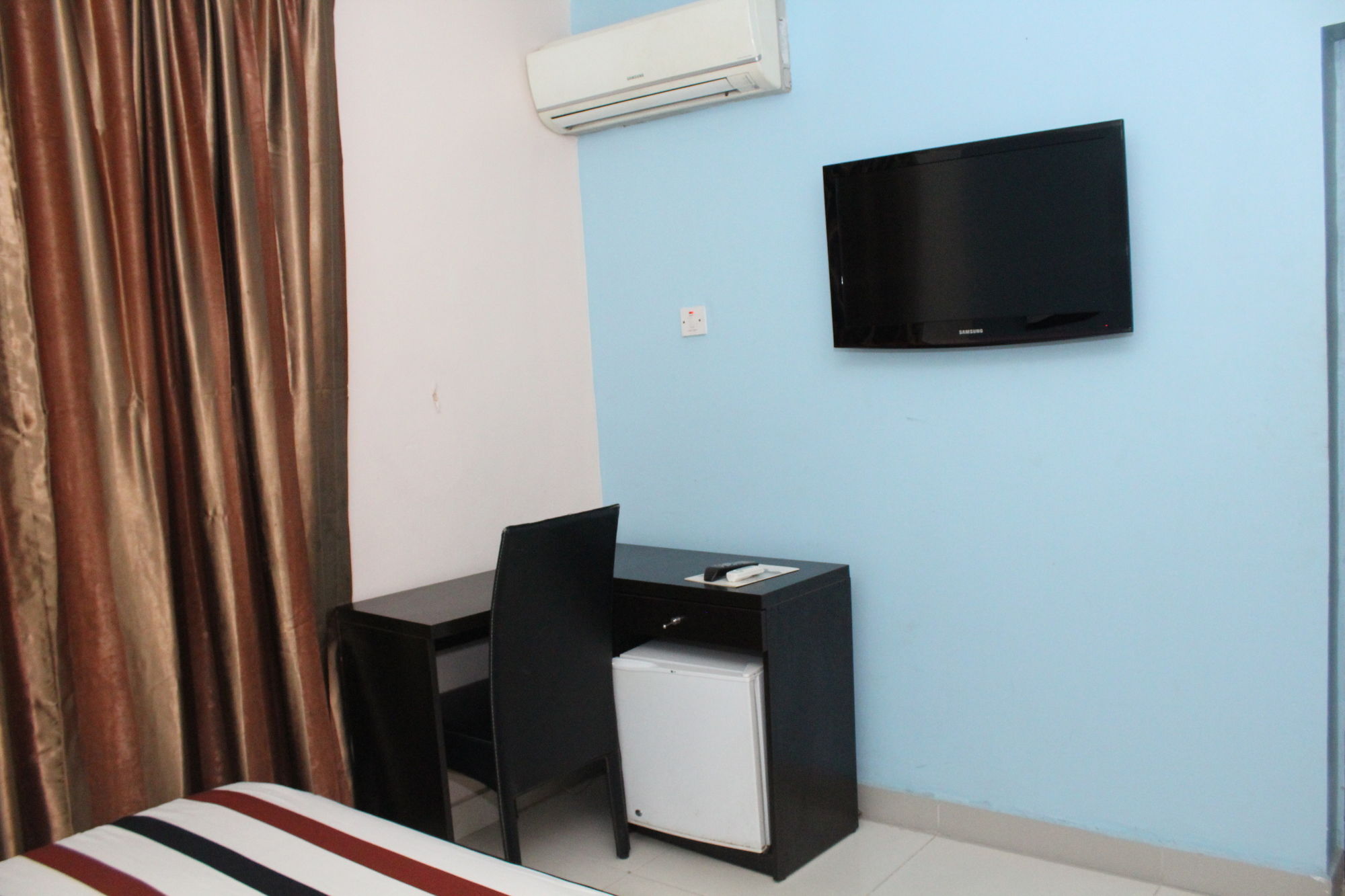 Bluespring Hotel Maryland Ngoại thất bức ảnh