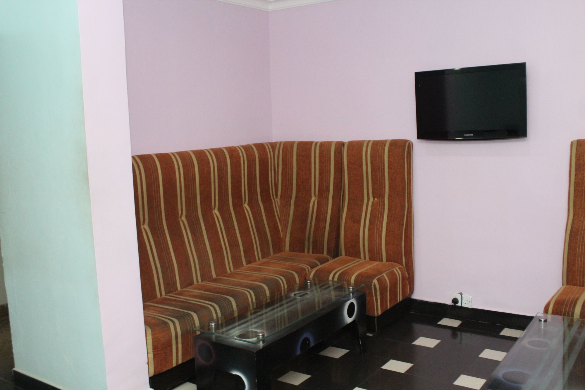 Bluespring Hotel Maryland Ngoại thất bức ảnh