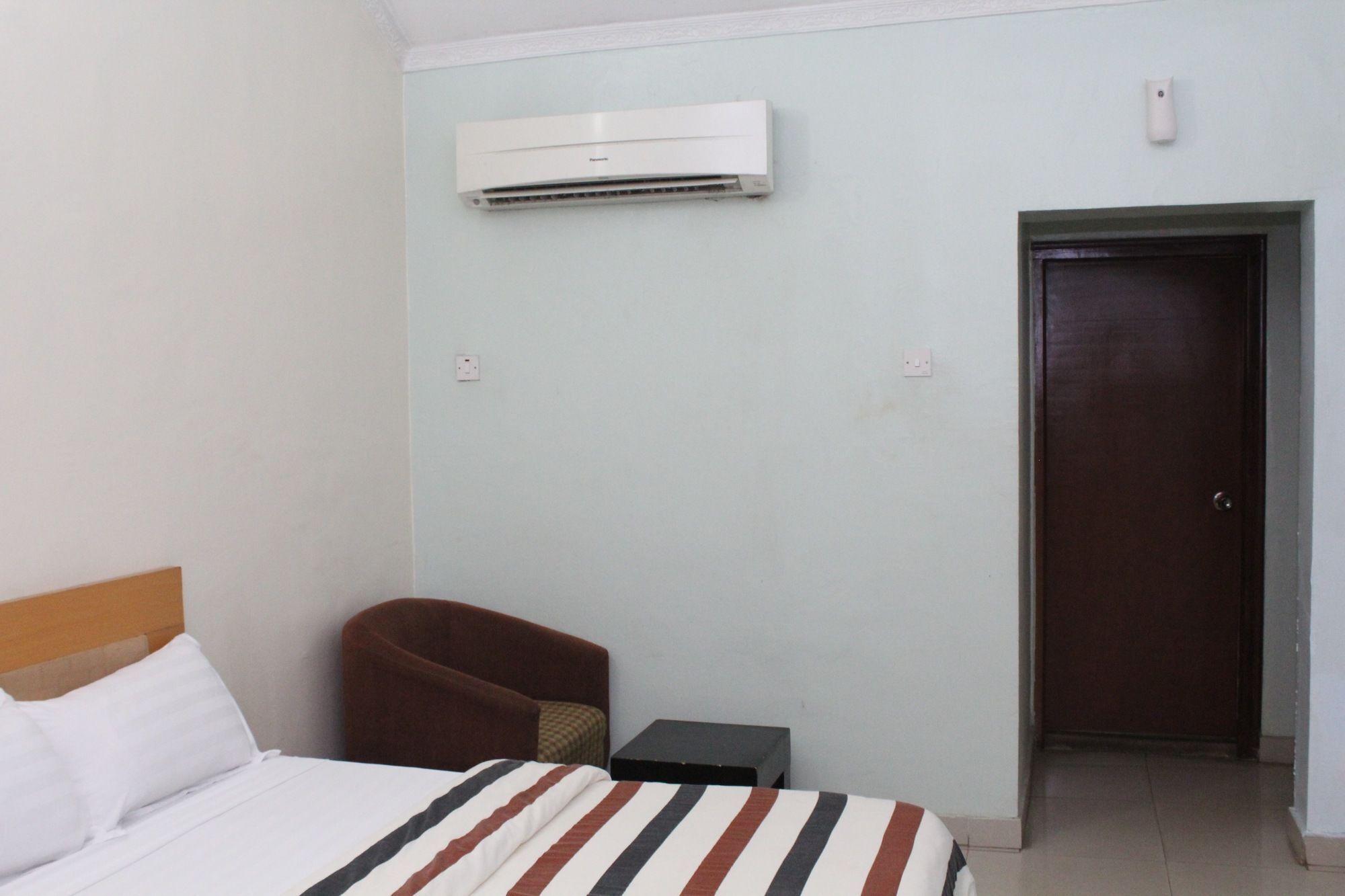 Bluespring Hotel Maryland Ngoại thất bức ảnh
